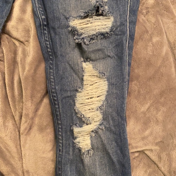 Hollister co. Distressed Low Rise Jean Legging (Size 0R) - Picture 5 of 9